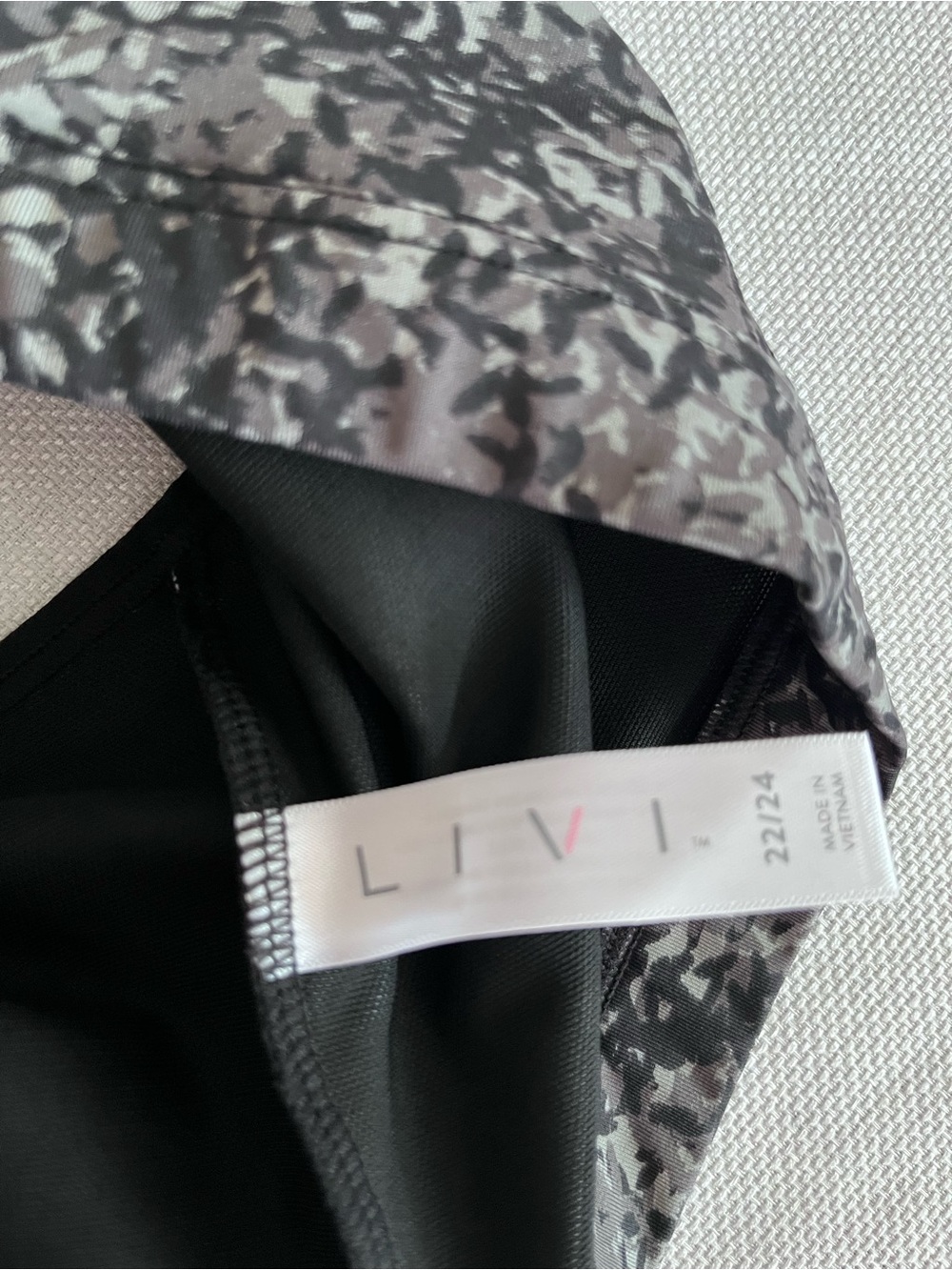 Livi Strappy Black Gray Patterned Women's Sports Bra Size 22/24 - Picture 4 of 4